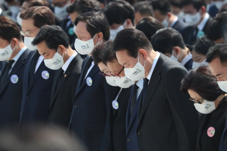 ผู้สมัครผู้ว่าราชการจังหวัดคังวอนเชื่อฟังความคิดเห็นเชิงรุกเกี่ยวกับการลุกฮือ